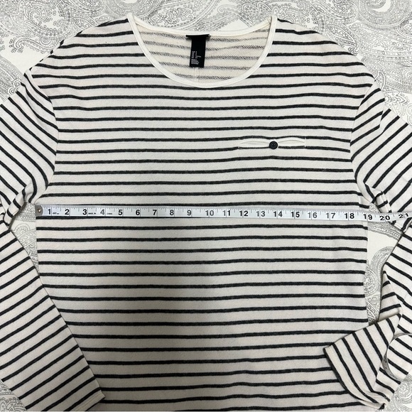 H & M | MEN’S SWEATER | BLACK AND WHITE STRIPES | SZ S | - Picture 3 of 7